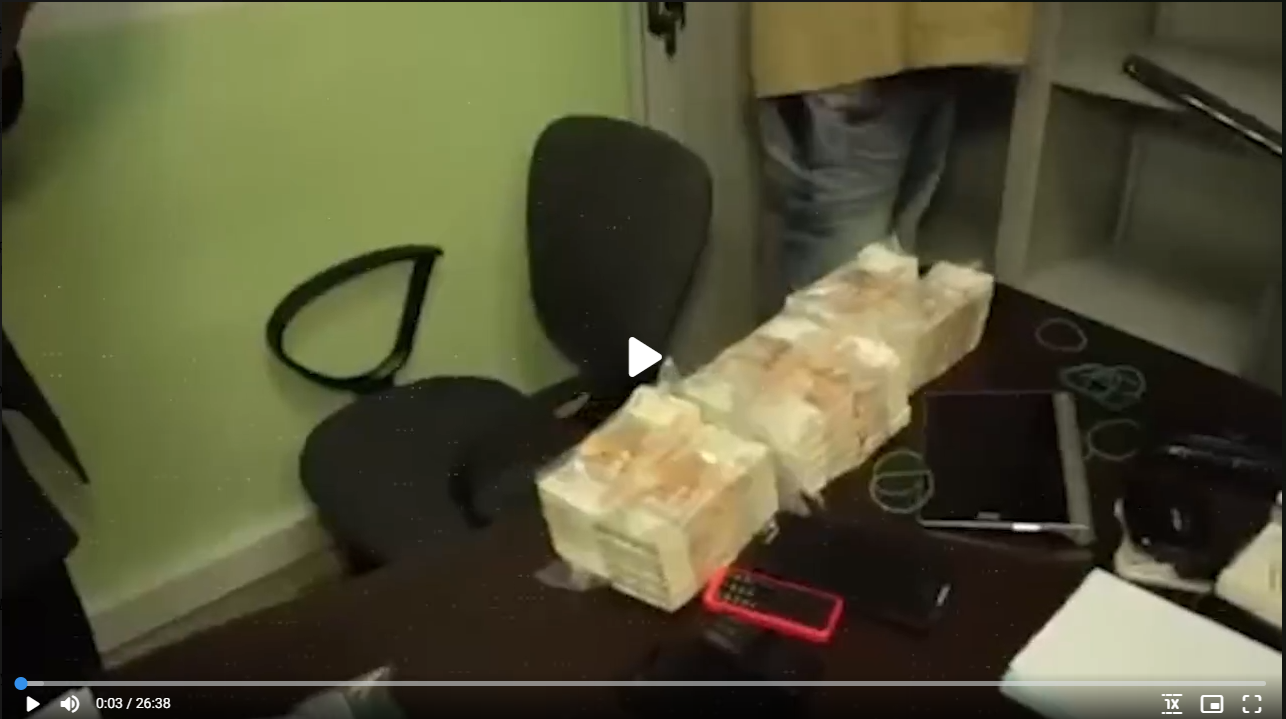 Ваш ребёнок постоянно в телефоне? Ему ещё нет 14, а у него уже есть собственные деньги?.